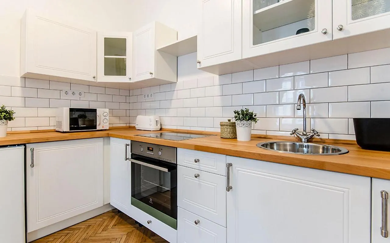 Cozy 2 Bedroom Apartment In Terez Boulevard. Budapeszt Węgry