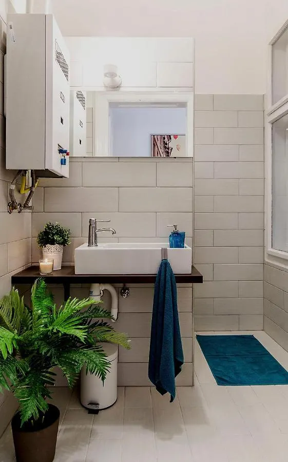 Cozy 2 Bedroom Apartment In Terez Boulevard. 布达佩斯